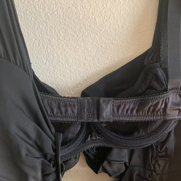 SOLD ELSEWHERE $975 - Stunning Designer DOLCE & GABBANA Gown w/ Key-Hole Cutout - Picture 13 of 14